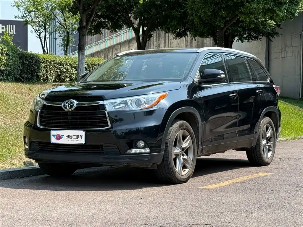 TOYOTA HIGHLANDER