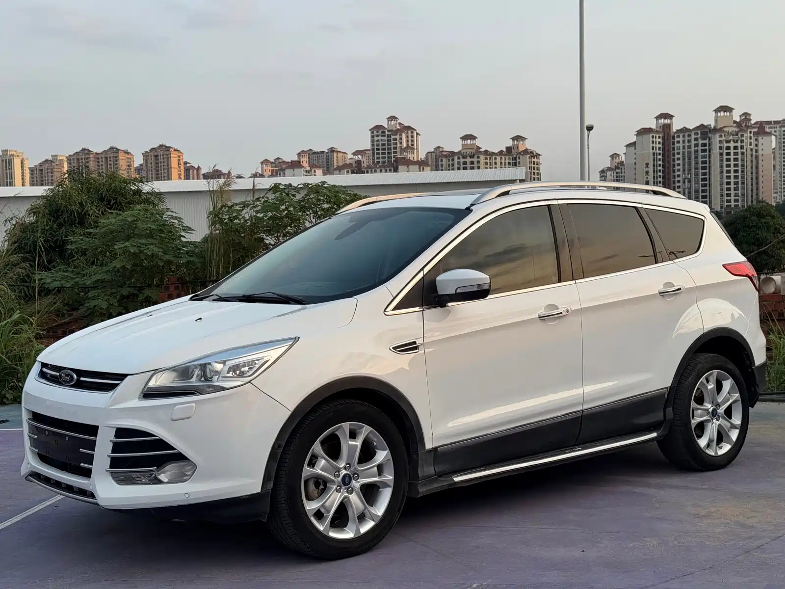 FORD ESCAPE