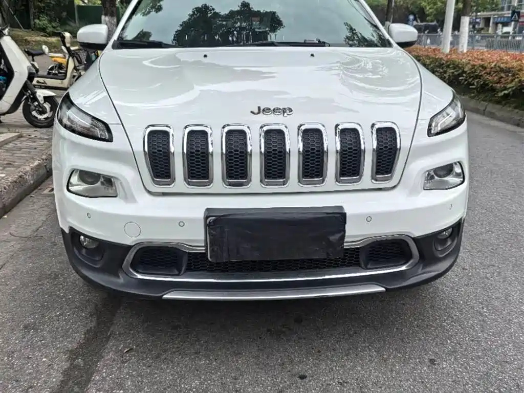 JEEP CHEROKEE