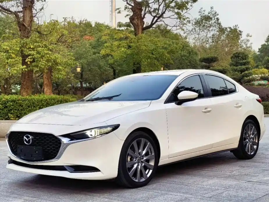 MAZDA 3 AXELA