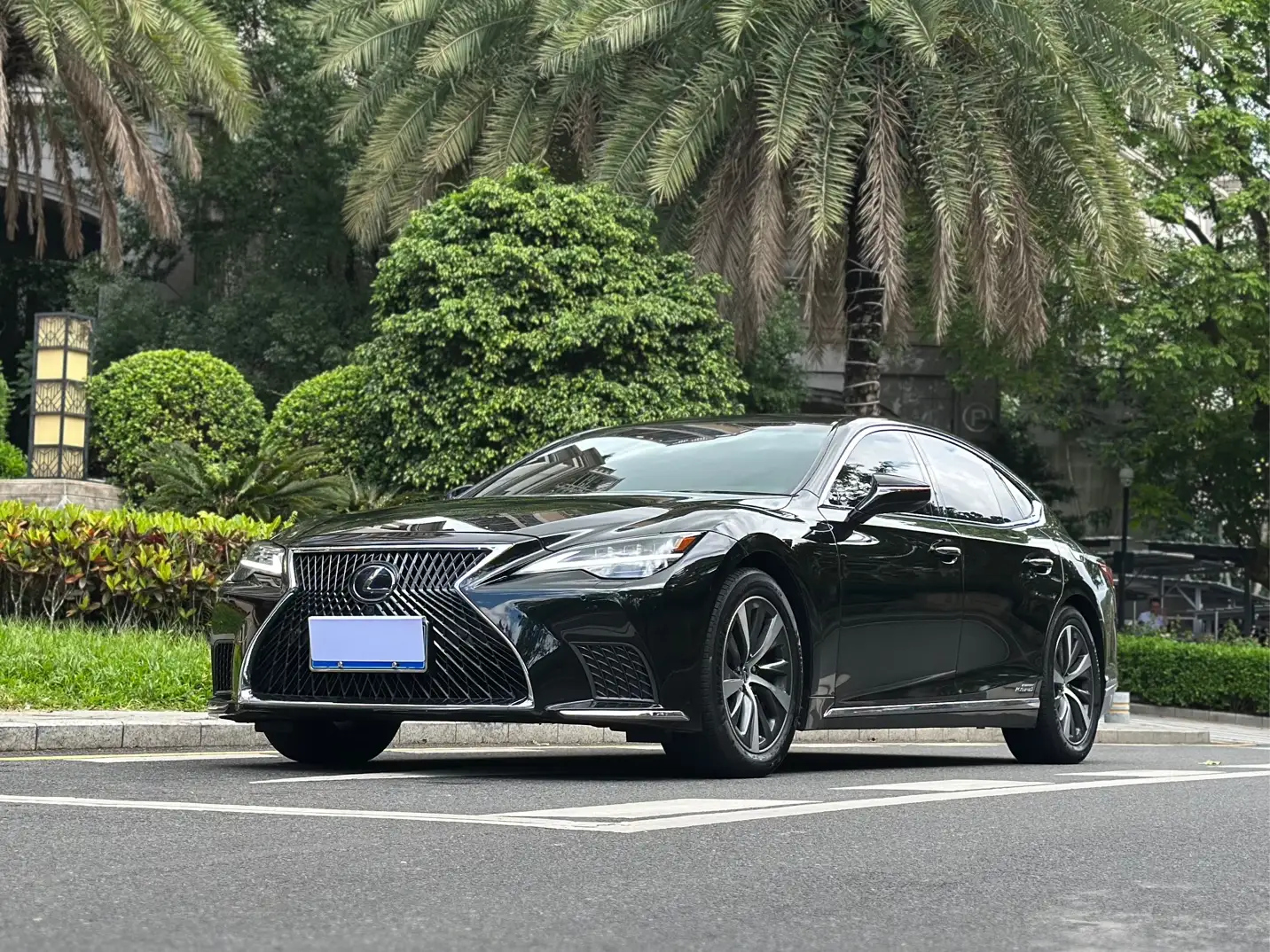 LEXUS LS