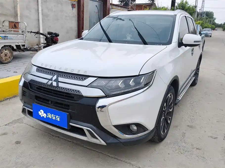 MITSUBISHI OUTLANDER