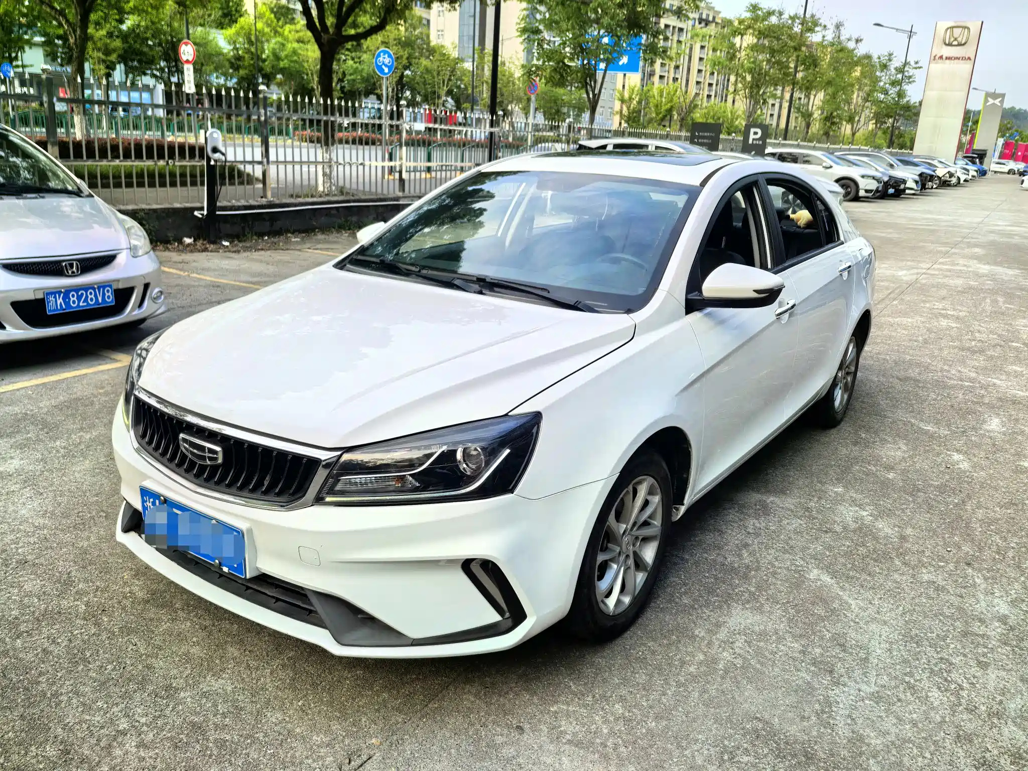GEELY AUTO EMGRAND