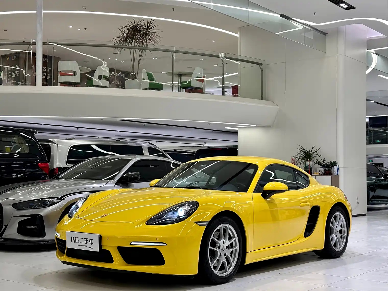 PORSCHE 718