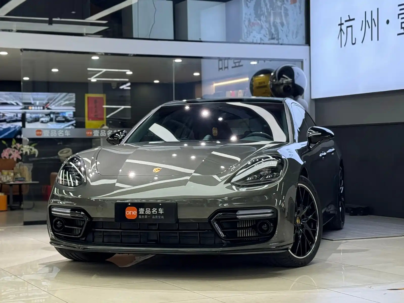 PORSCHE PANAMERA