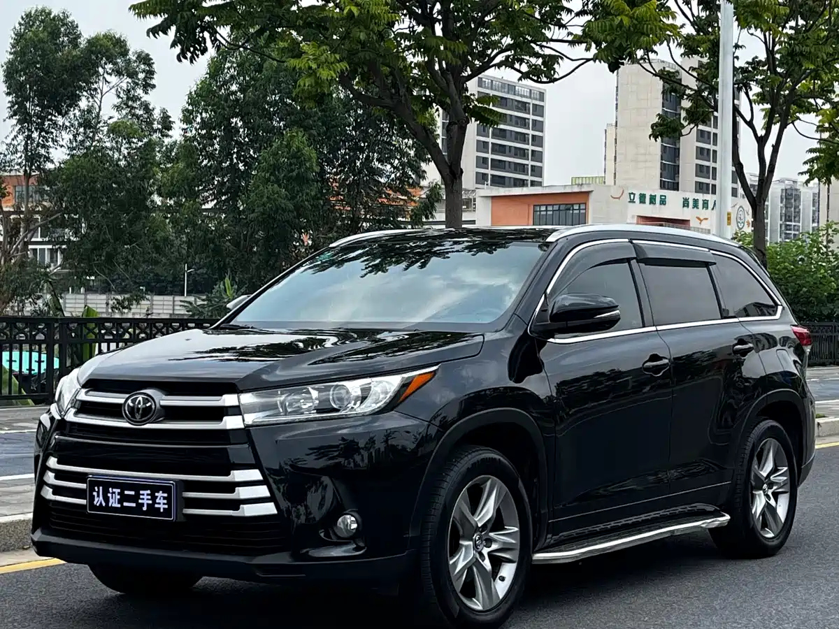 TOYOTA HIGHLANDER