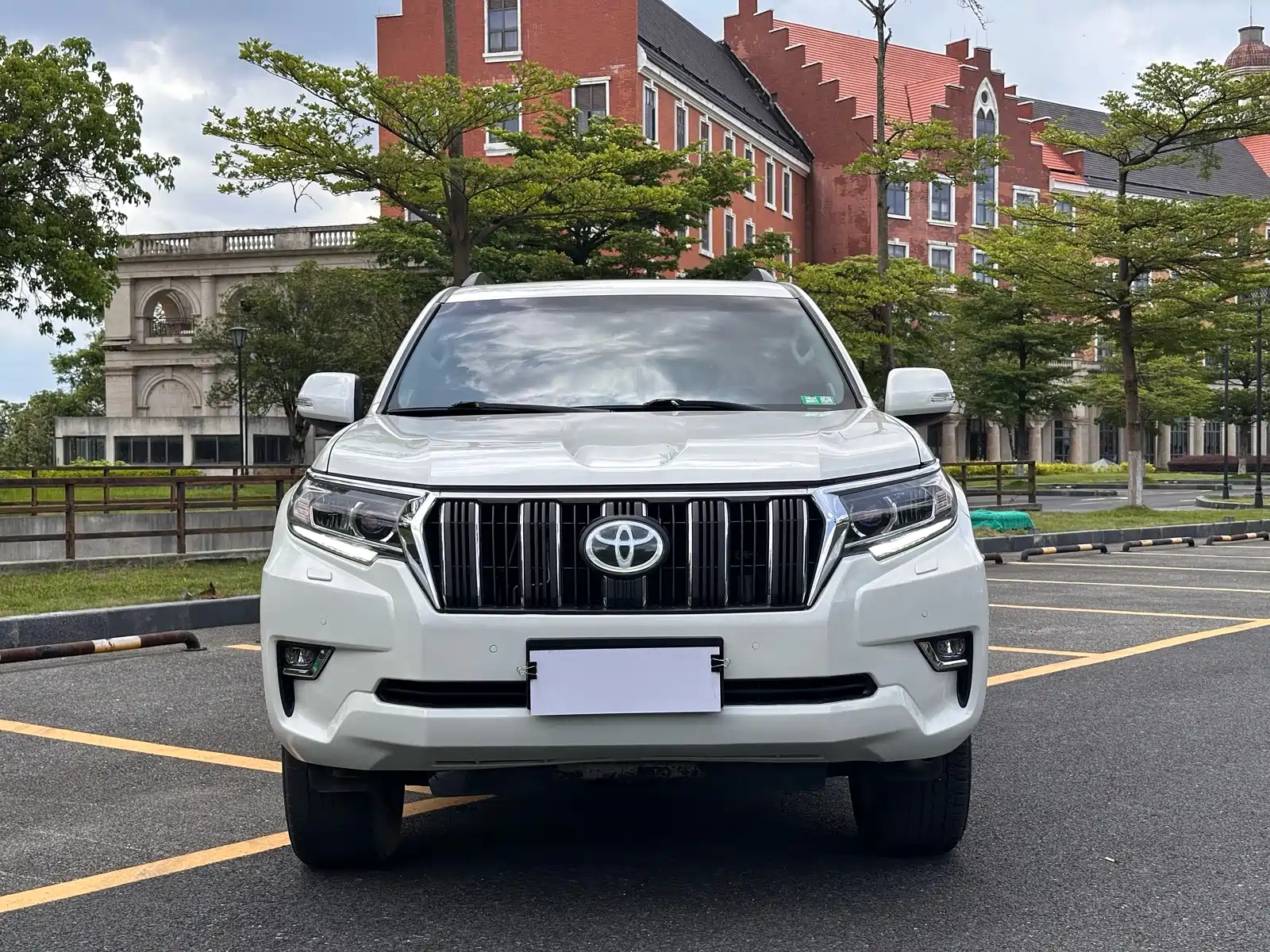 TOYOTA PRADO