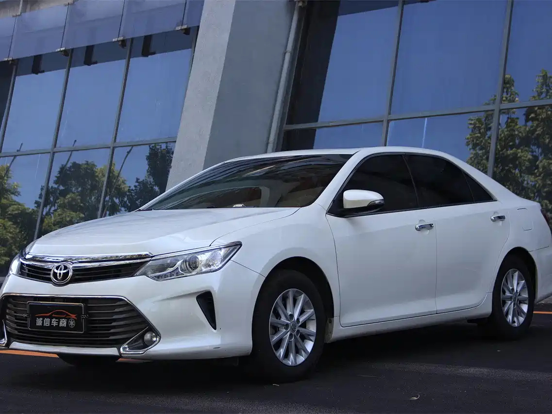 TOYOTA CAMRY