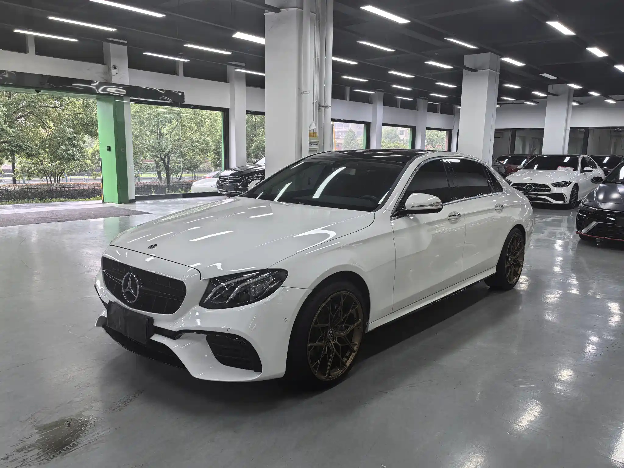 MERCEDES BENZ E-CLASS