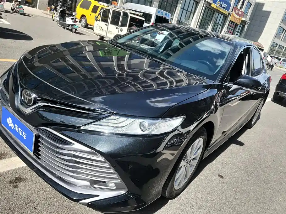 TOYOTA CAMRY
