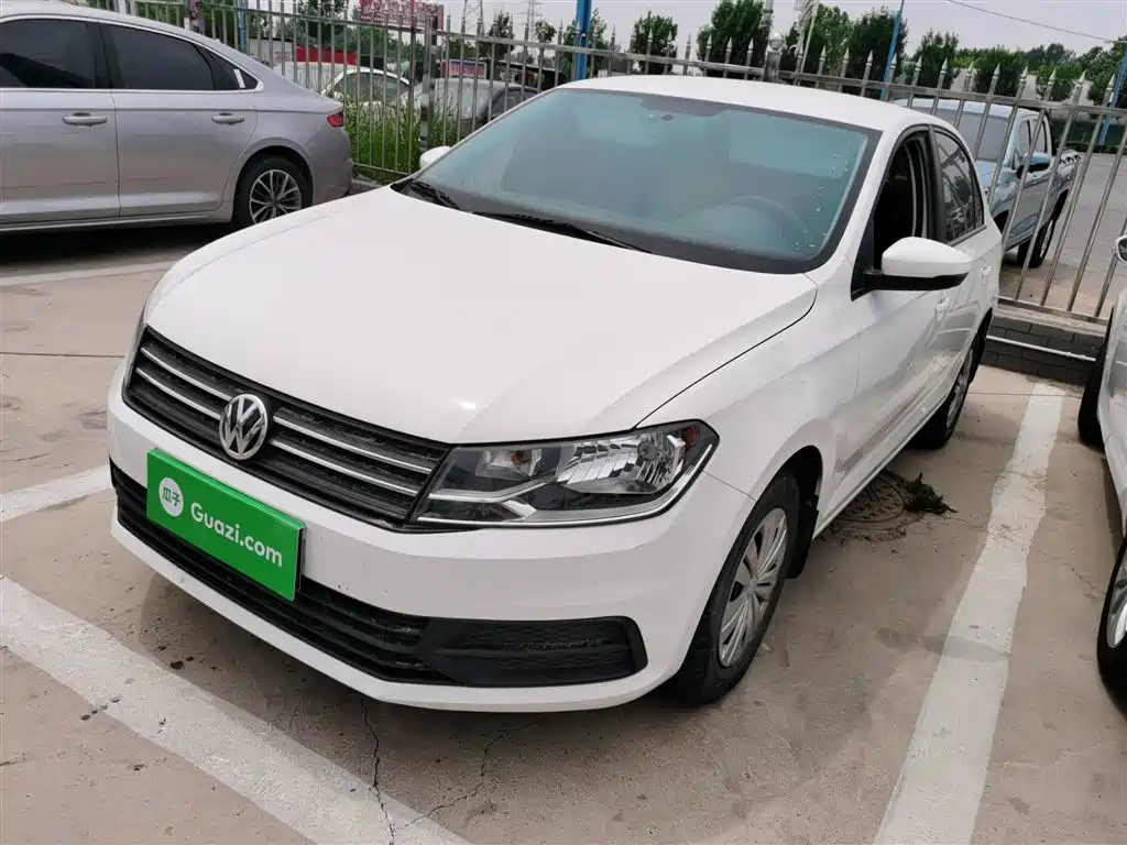 VOLKSWAGEN SANTANA