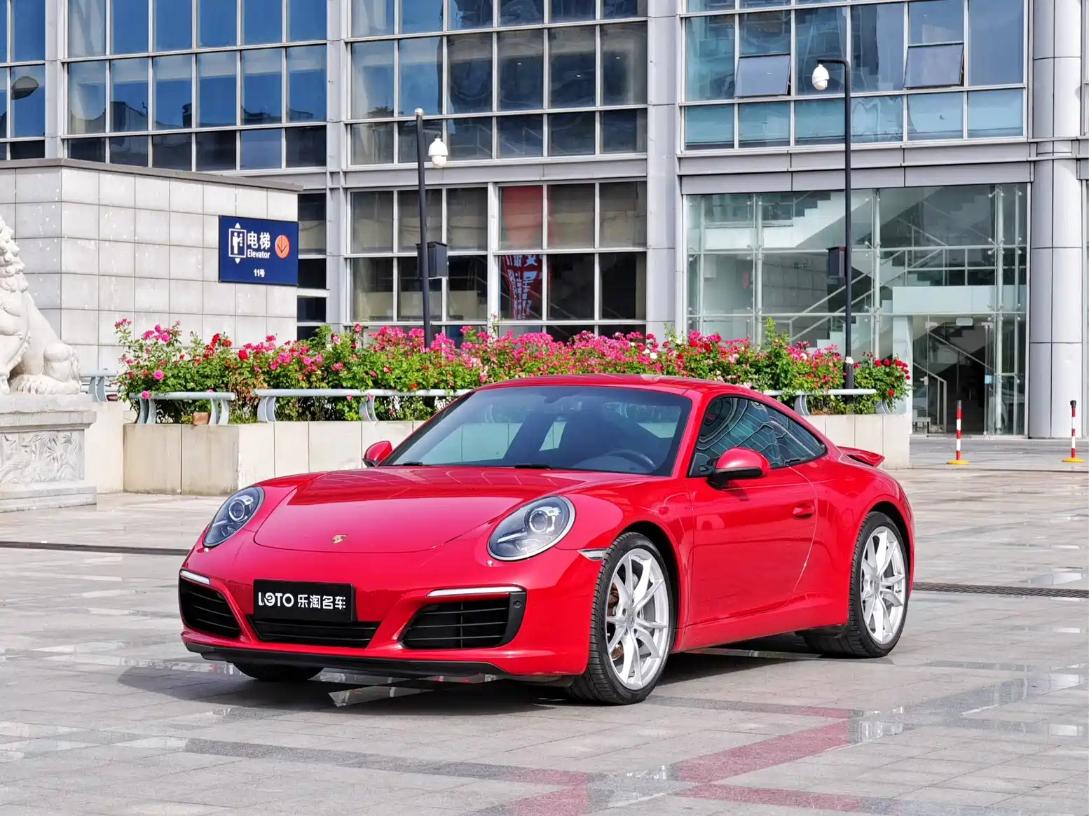 PORSCHE 911