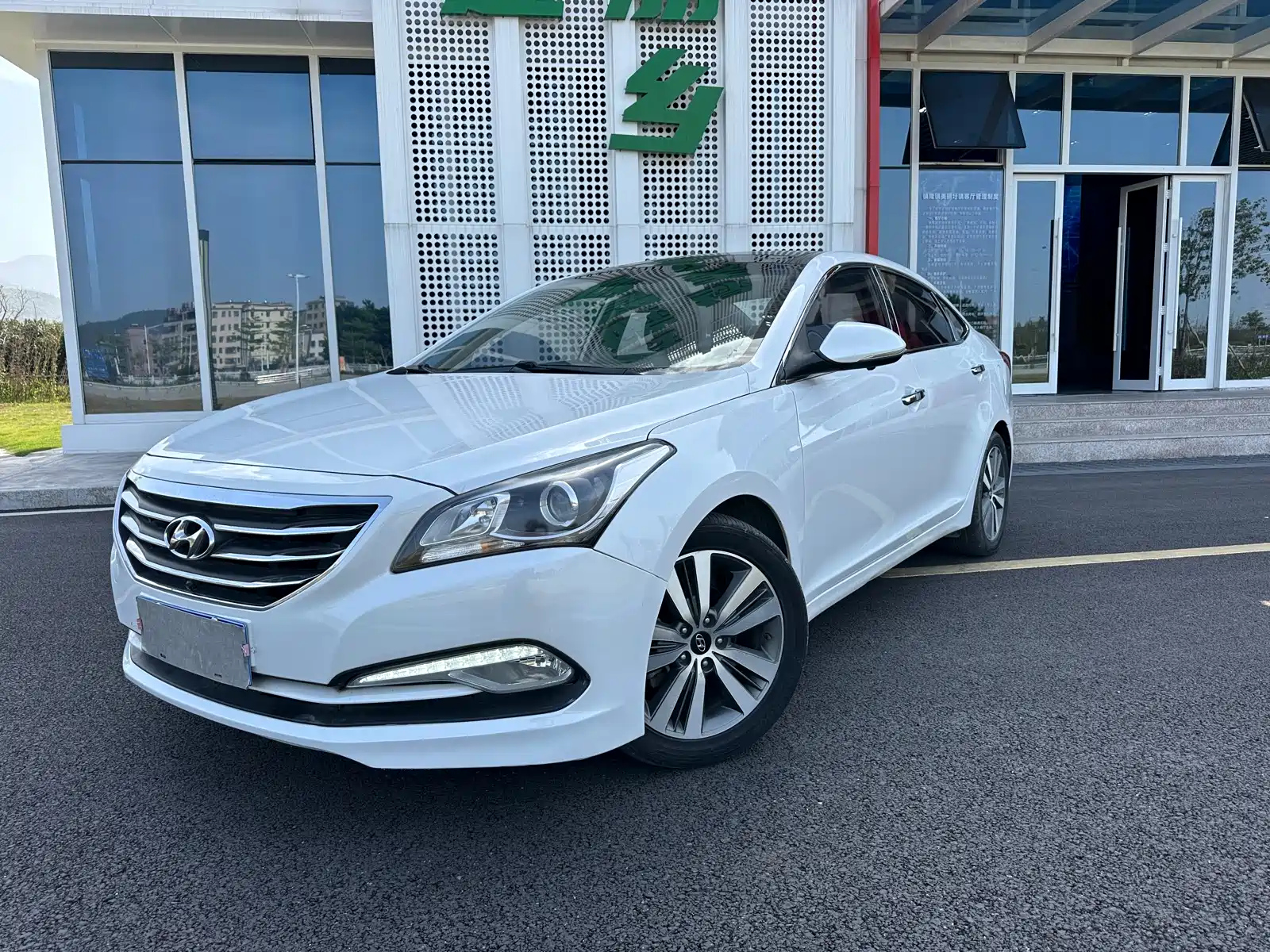 HYUNDAI MISTRA