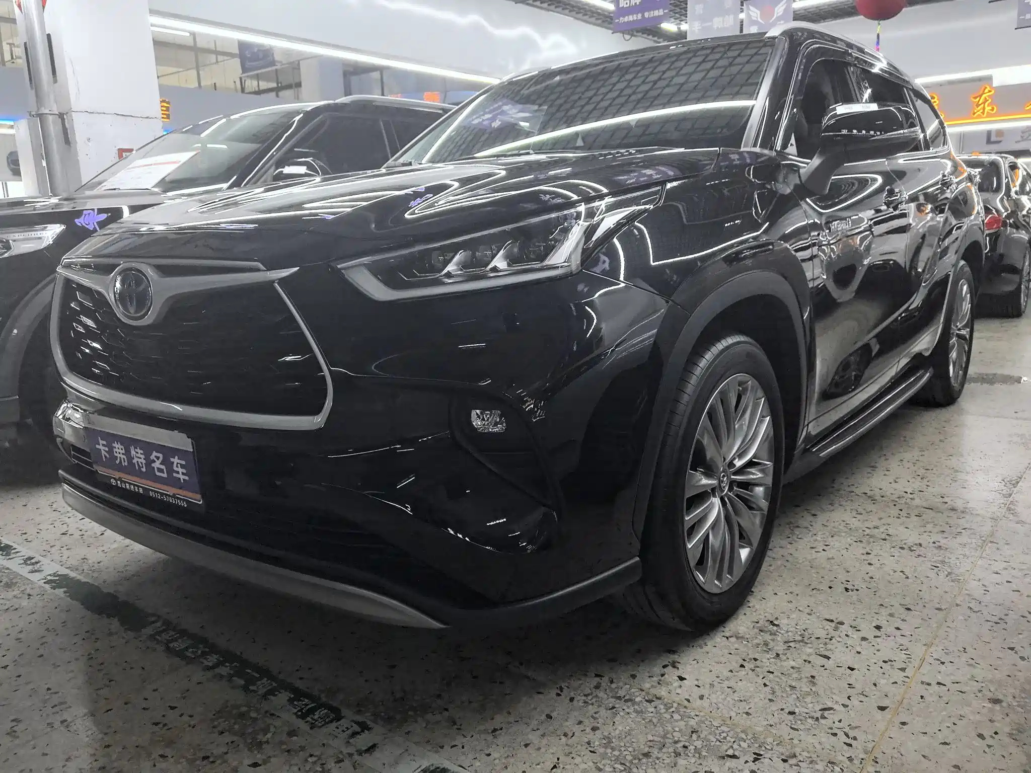TOYOTA HIGHLANDER