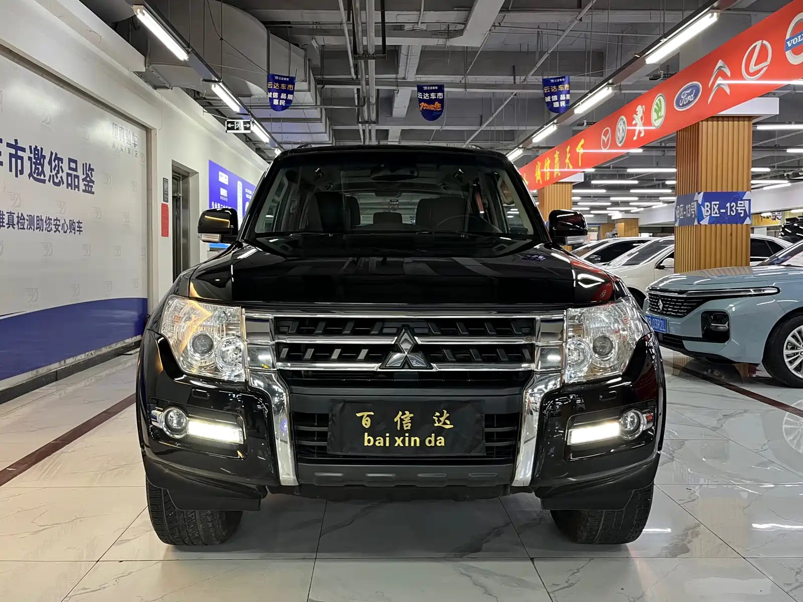 MITSUBISHI PAJERO IMPORT