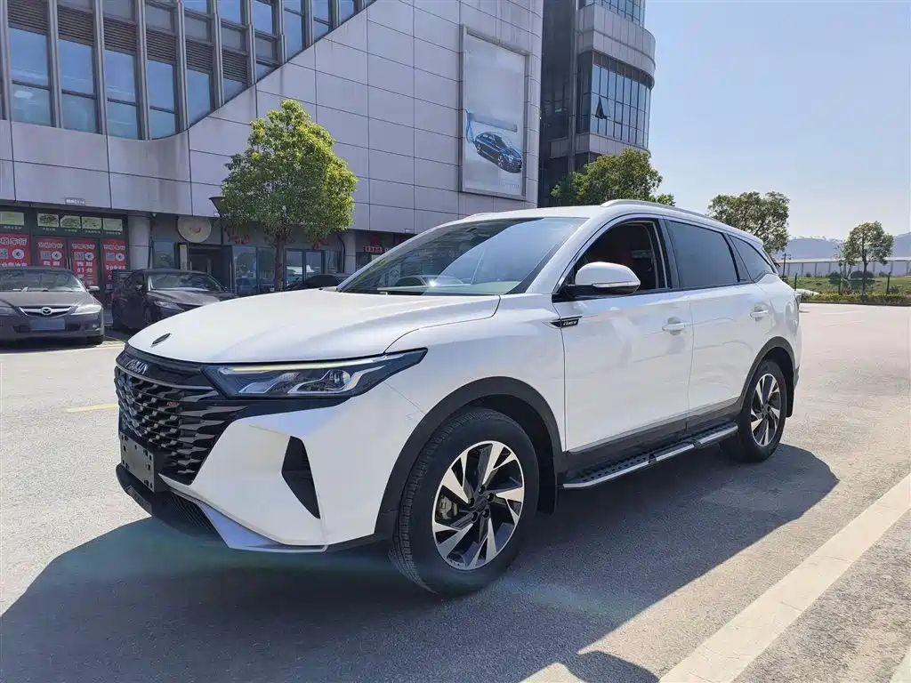 DONGFENG AEOLUS AX7