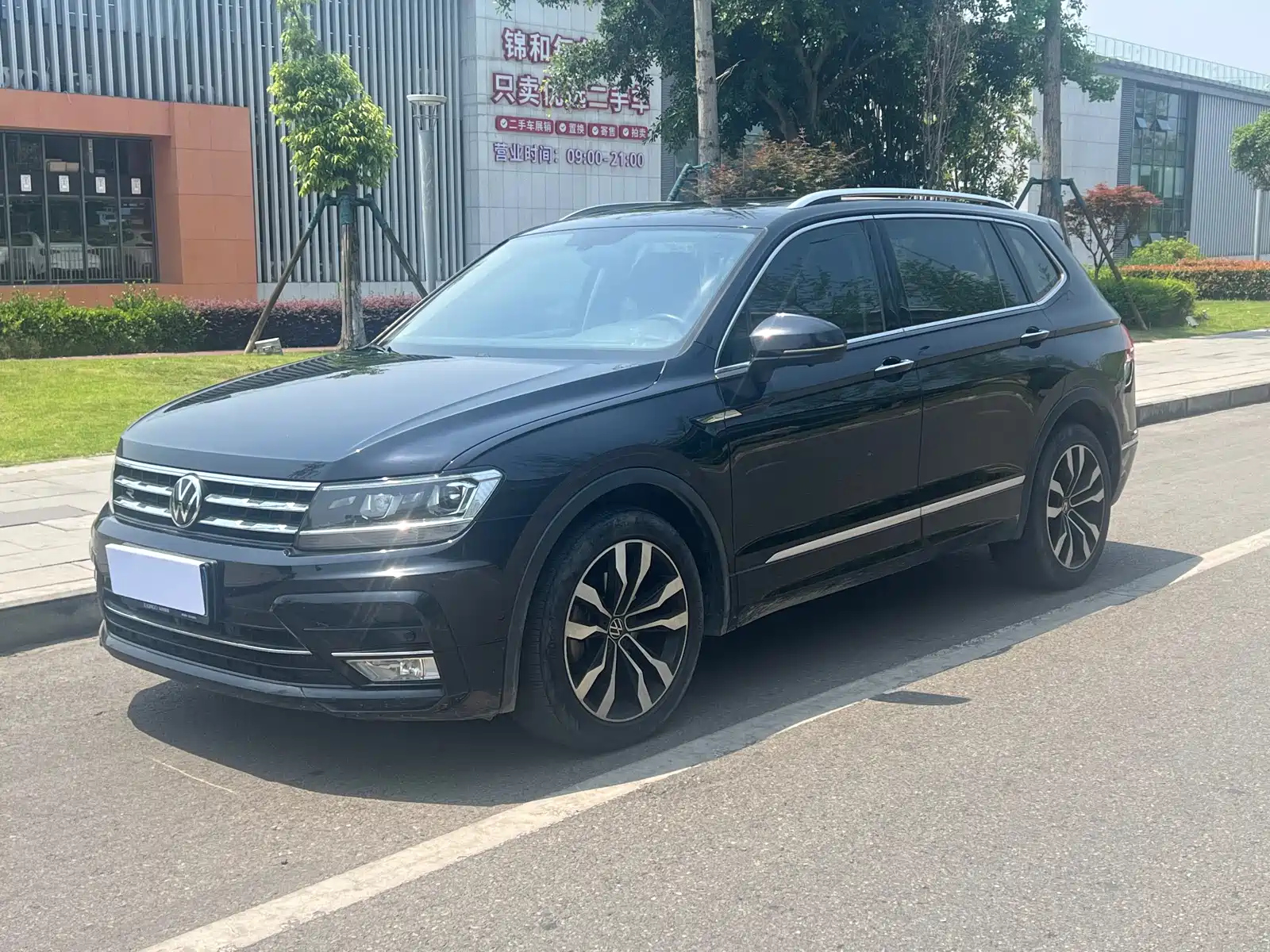 VOLKSWAGEN TIGUAN L