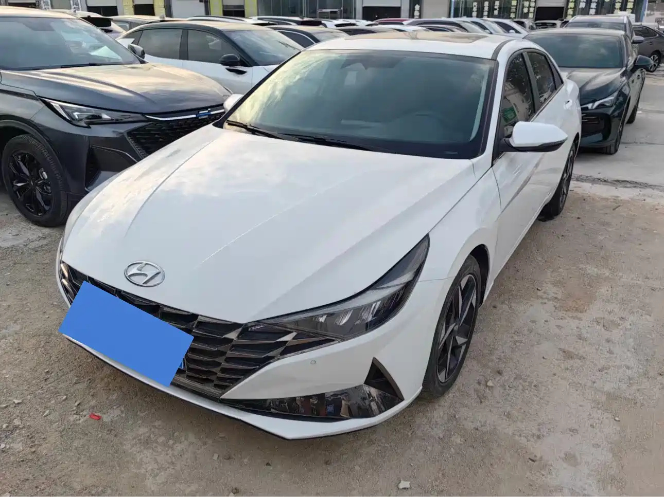 HYUNDAI ELANTRA