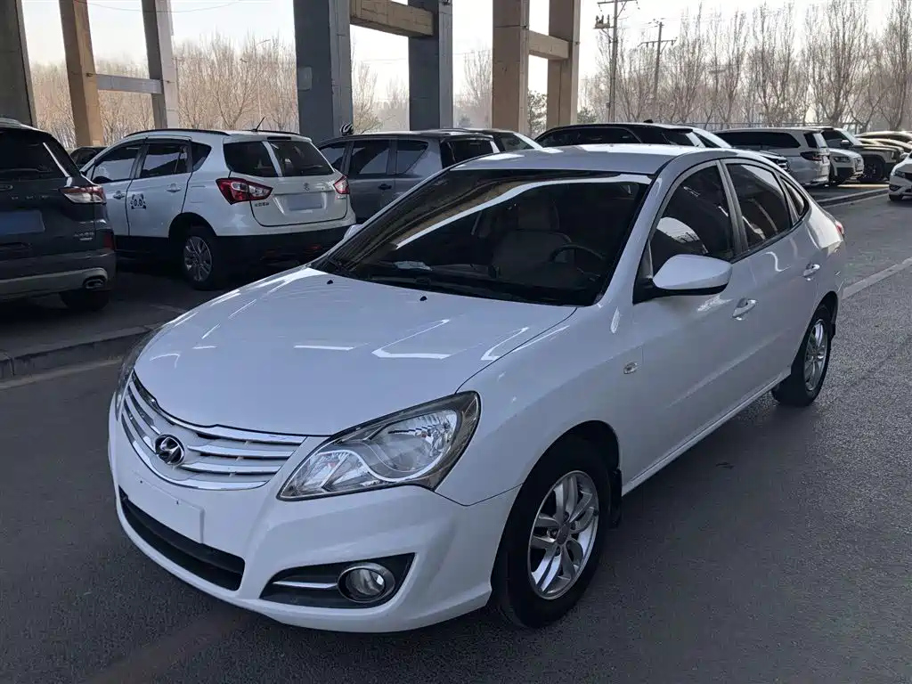 HYUNDAI CELESTA