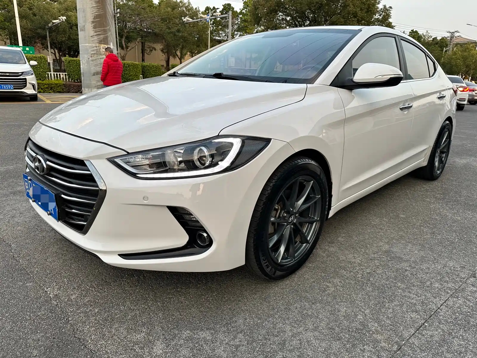 HYUNDAI ELANTRA