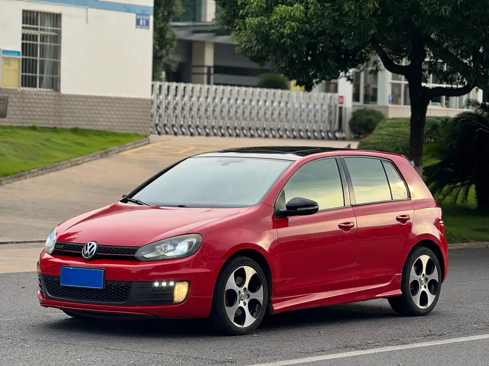 VOLKSWAGEN GOLF GTI