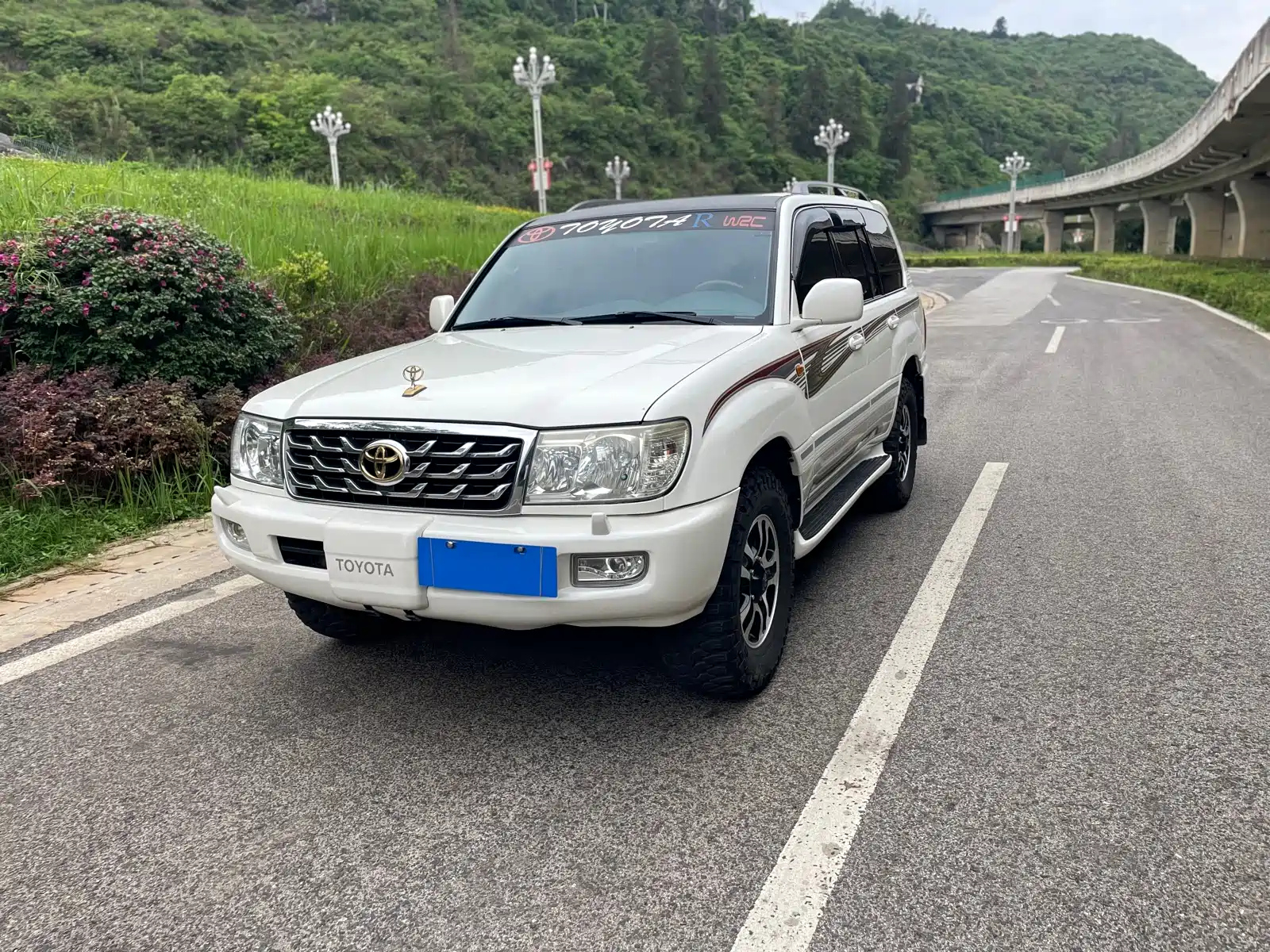 TOYOTA LAND CRUISER IMPORT