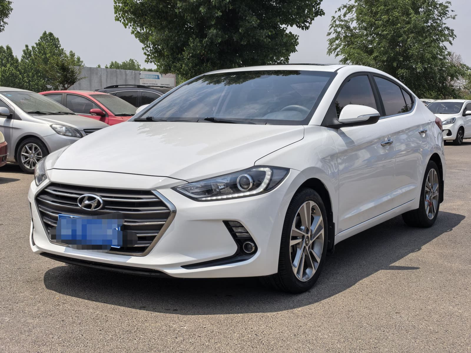 HYUNDAI ELANTRA