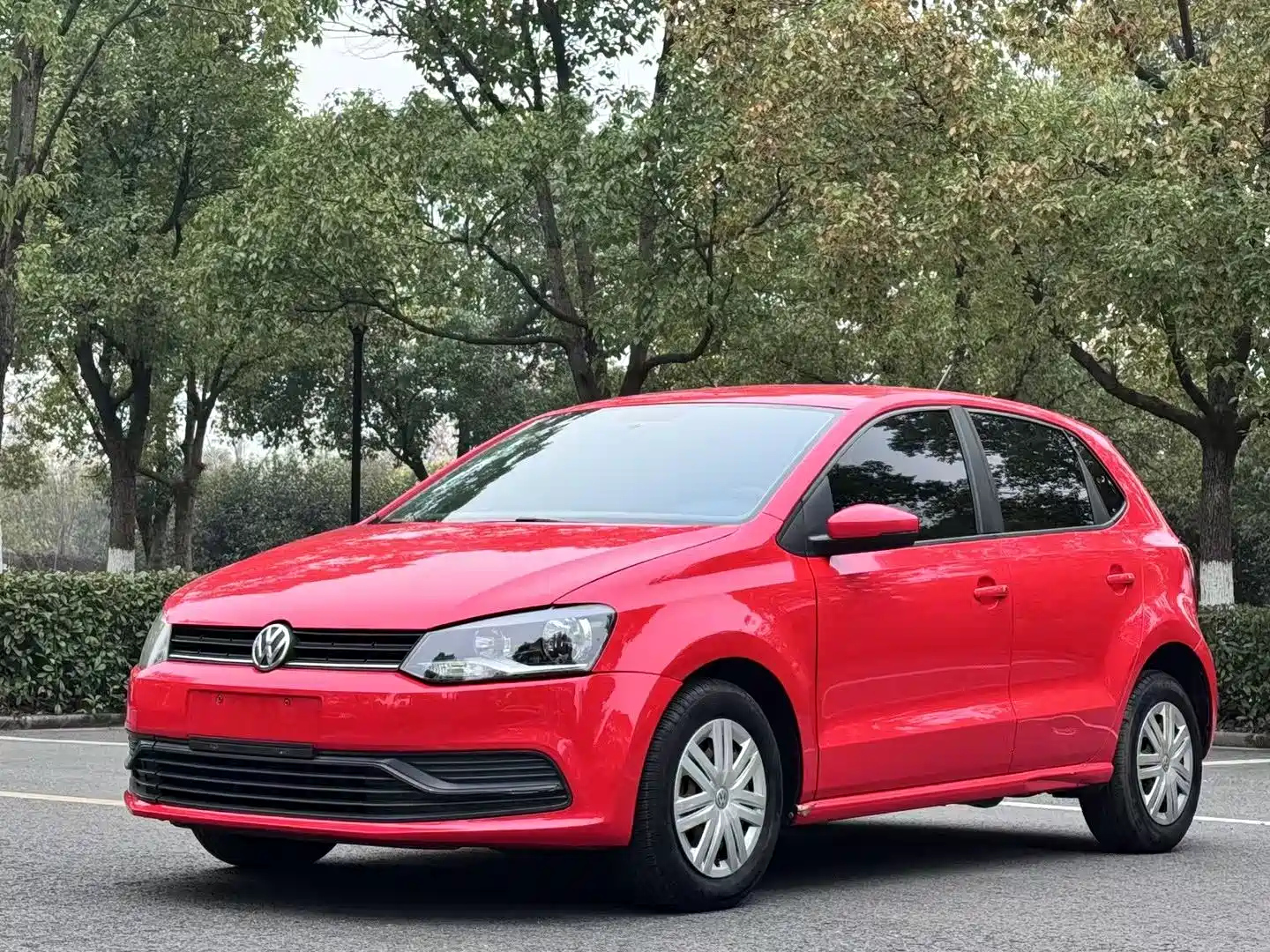 VOLKSWAGEN POLO