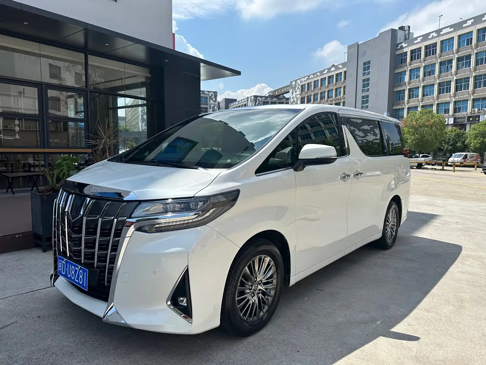 TOYOTA ALPHARD