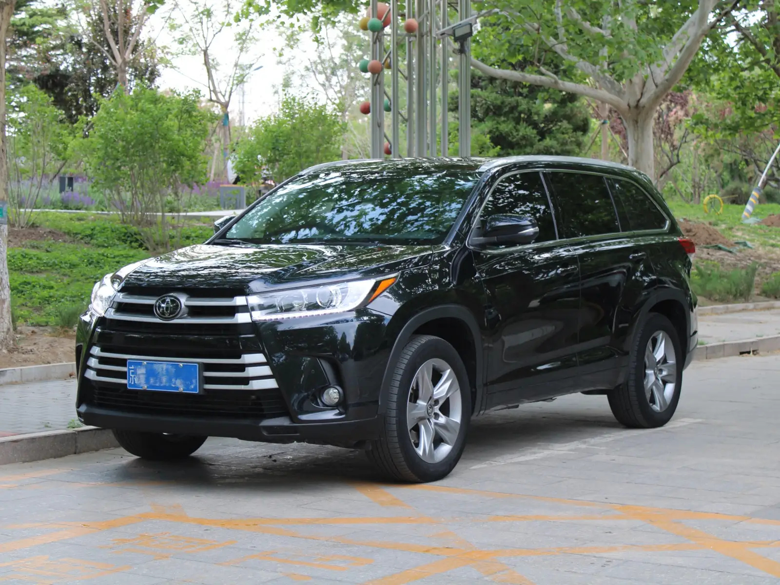 TOYOTA HIGHLANDER