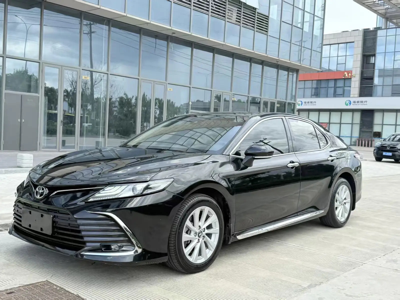 TOYOTA CAMRY
