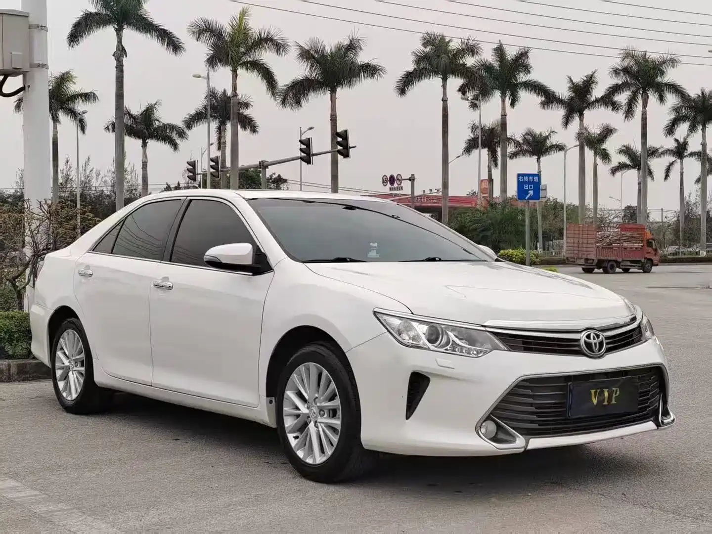 TOYOTA CAMRY