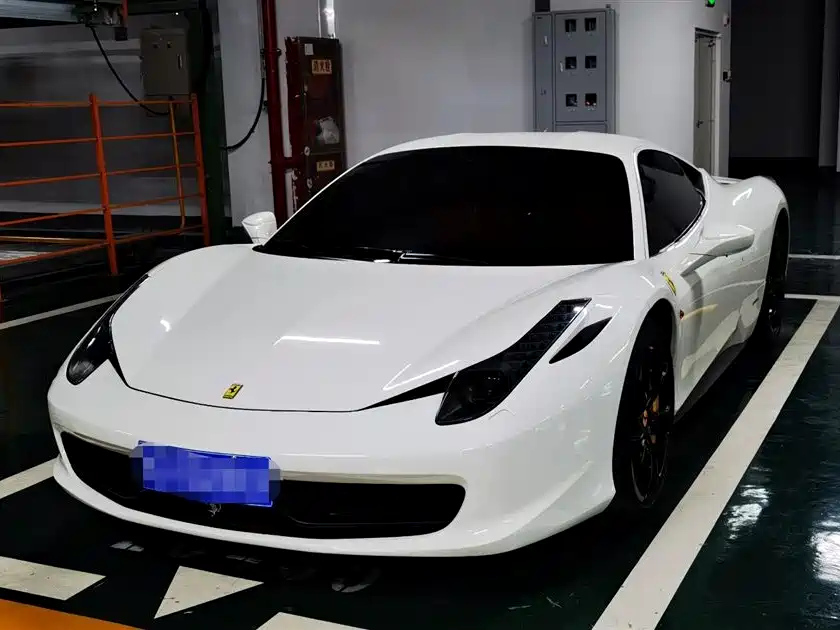 FERRARI 458