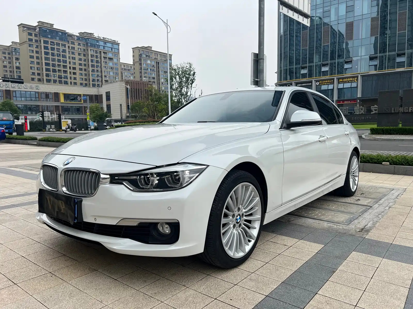 BMW 3-SERIES