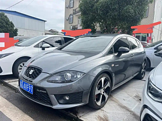 Заказать SEAT LEON