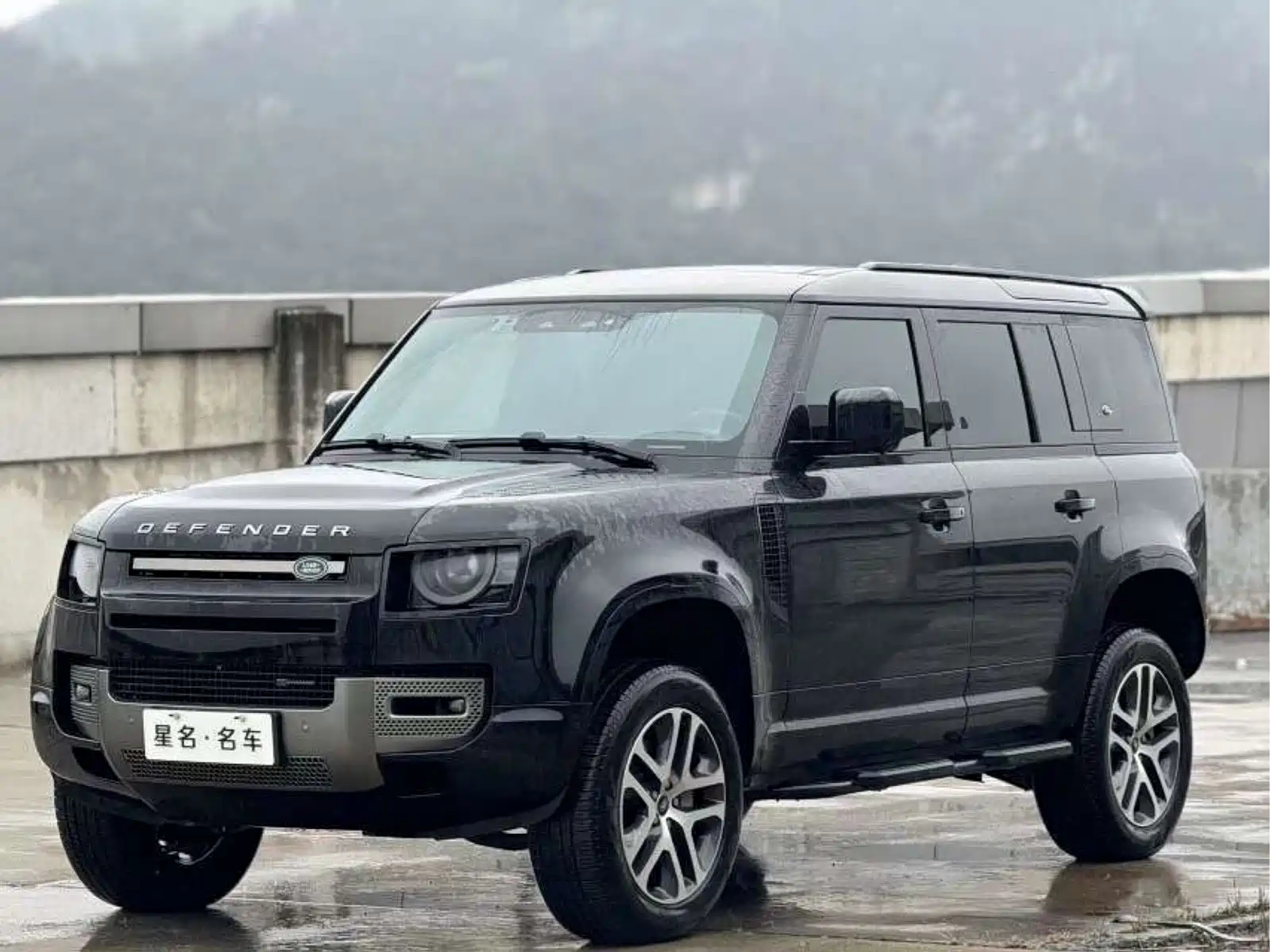 LAND ROVER DEFENDER 2023
