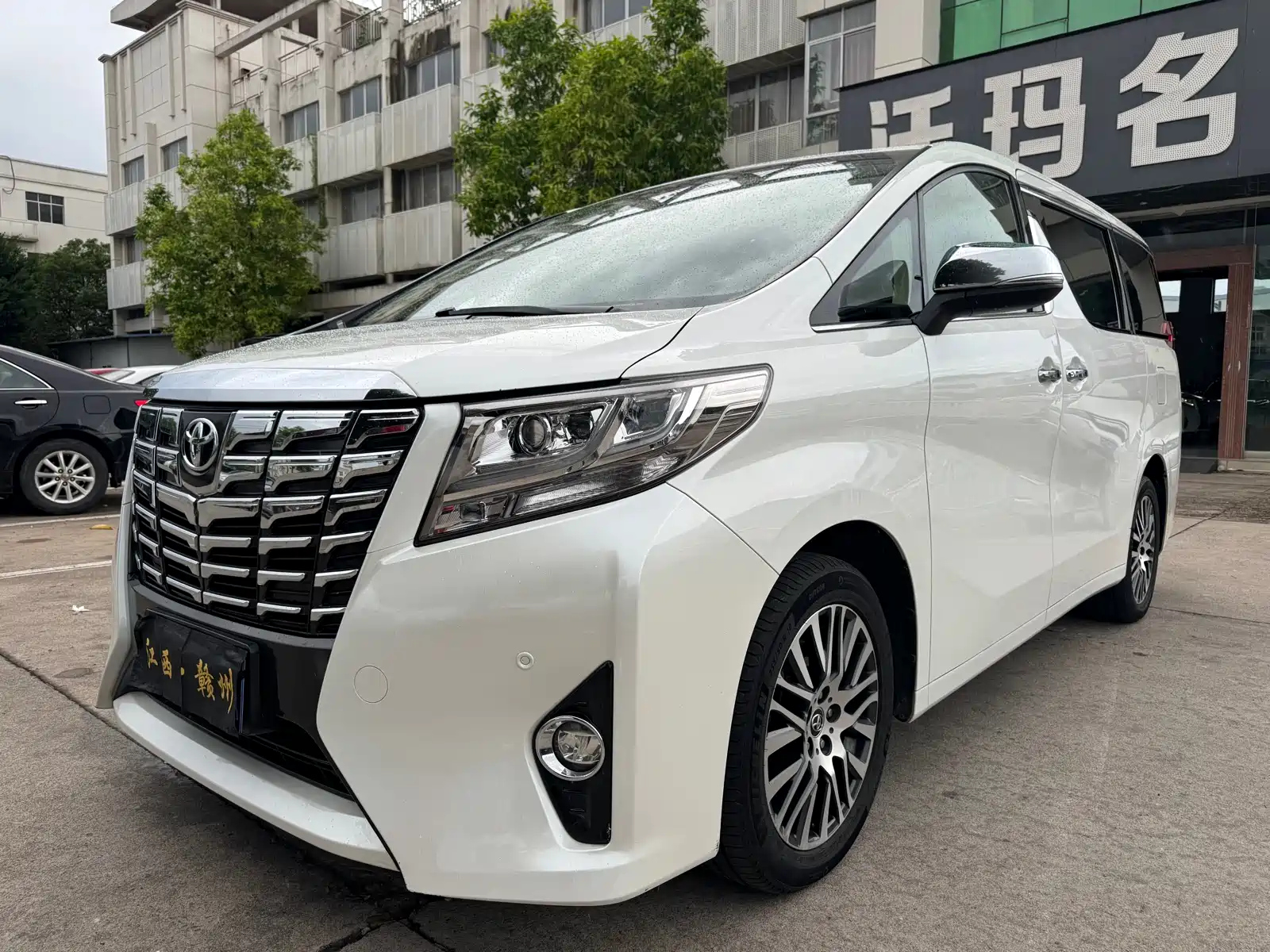 TOYOTA ALPHARD 2018