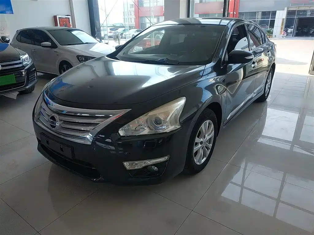 NISSAN TEANA 2013