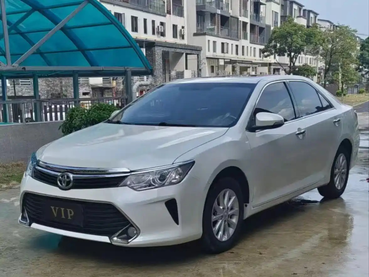 TOYOTA CAMRY 2016
