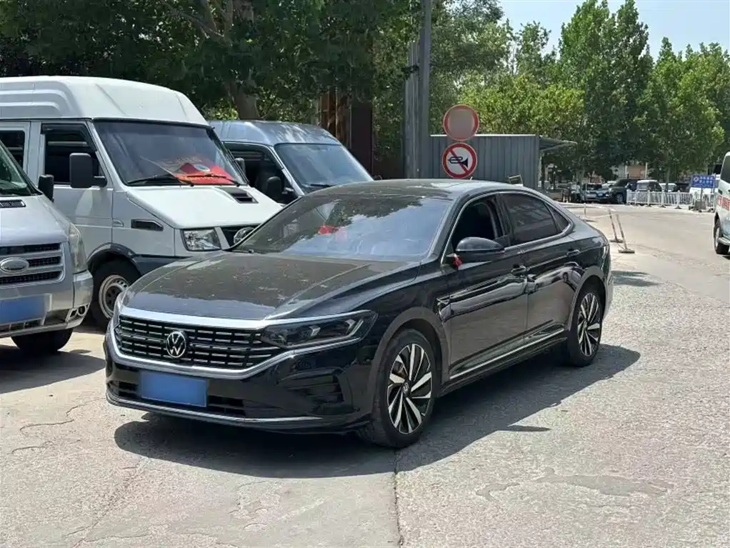 VOLKSWAGEN PASSAT 2022