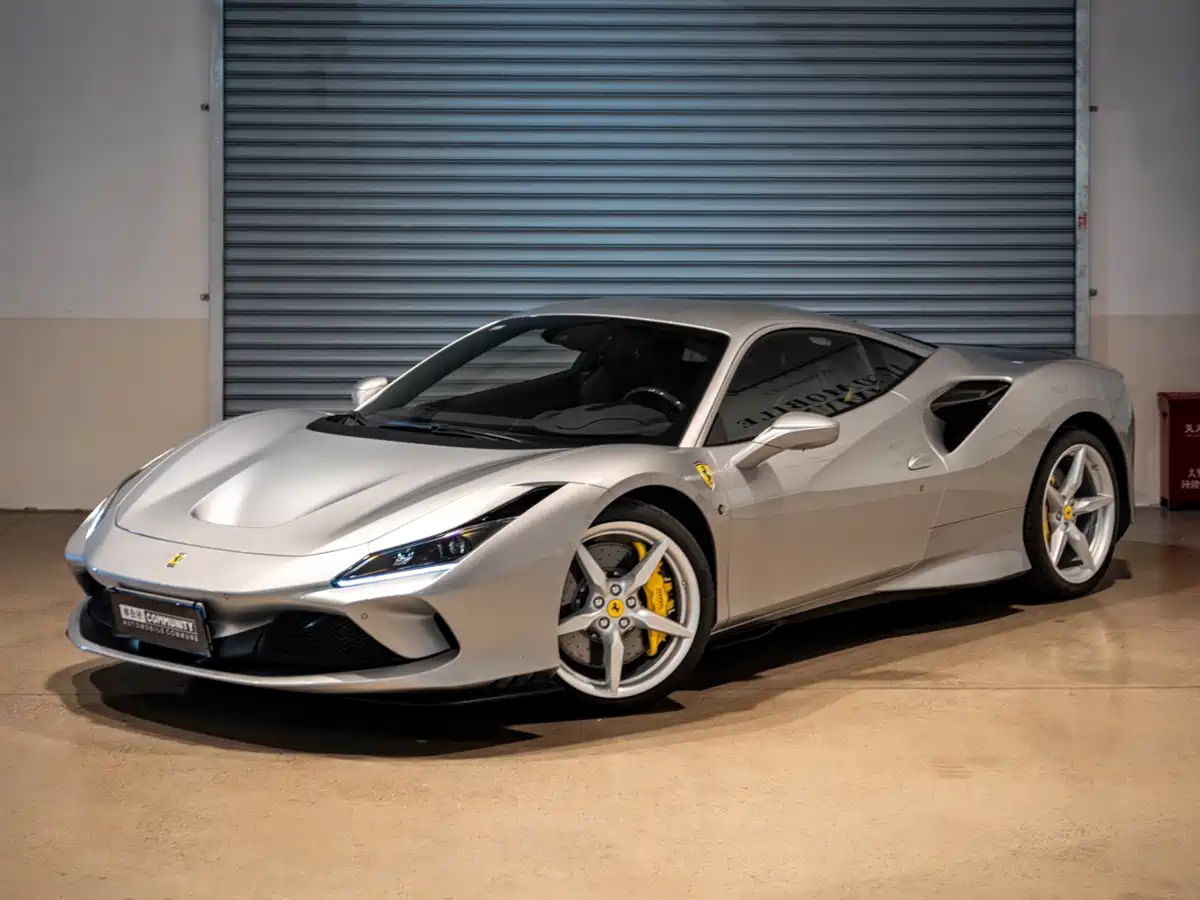 FERRARI F8 2019