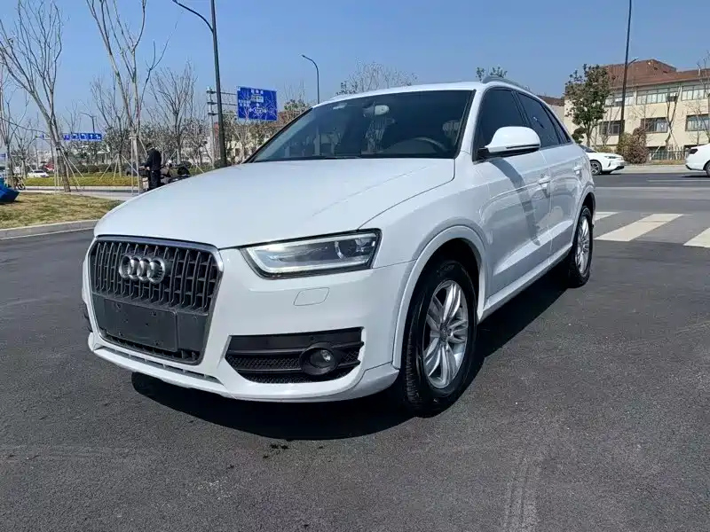 AUDI Q3 2015