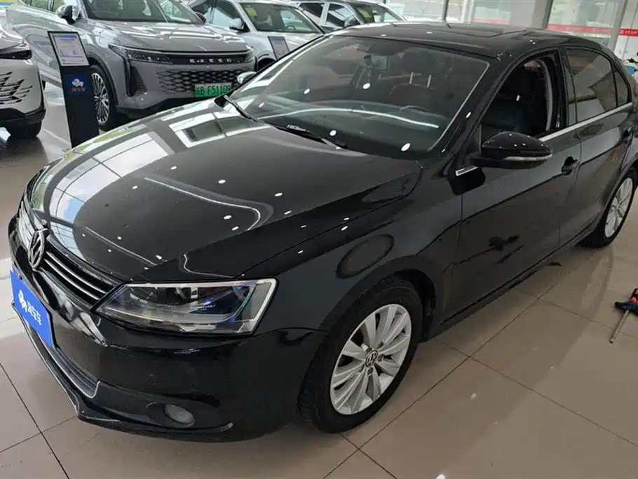 VOLKSWAGEN SAGITAR 2014