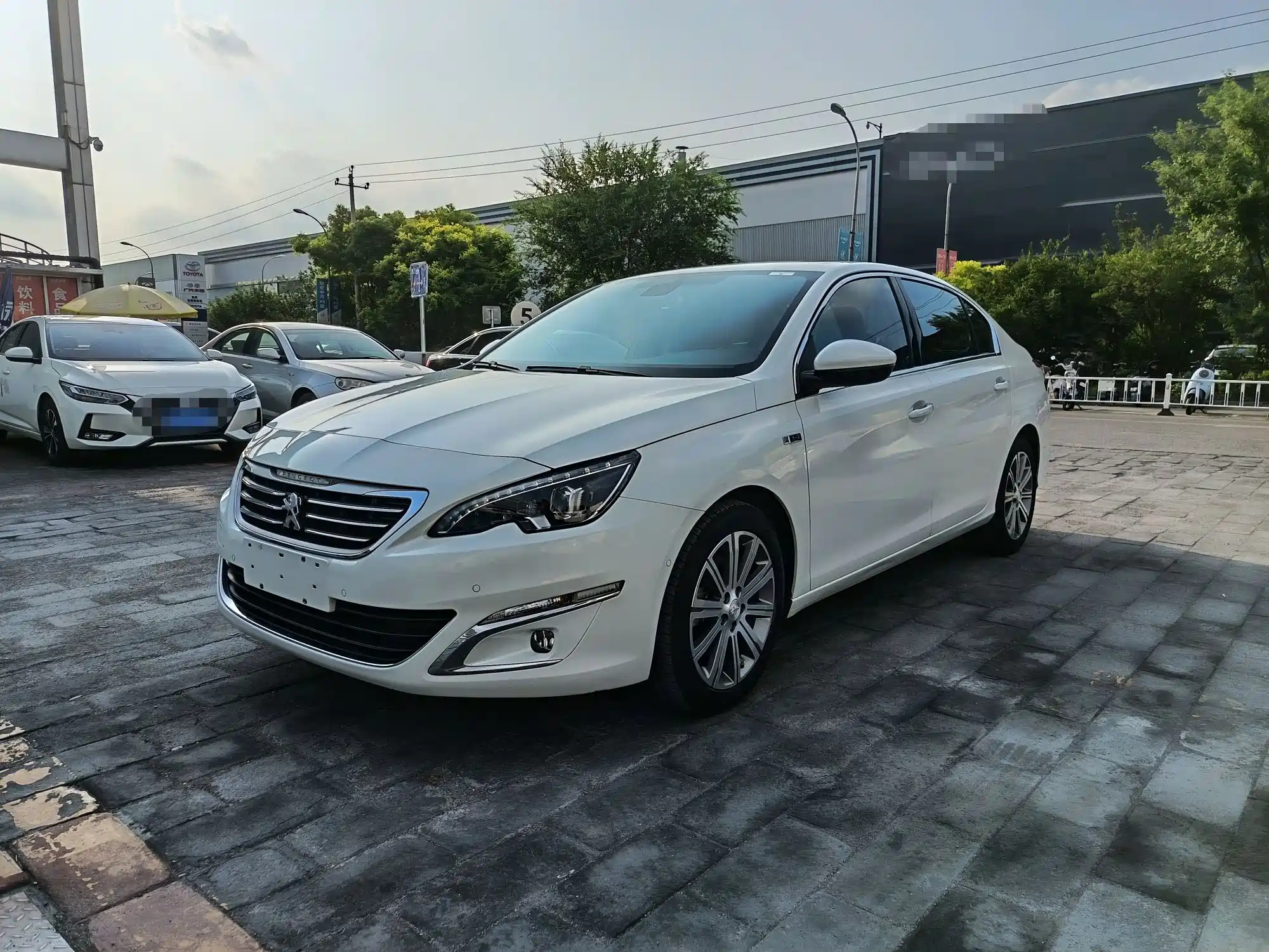 PEUGEOT 408 2014