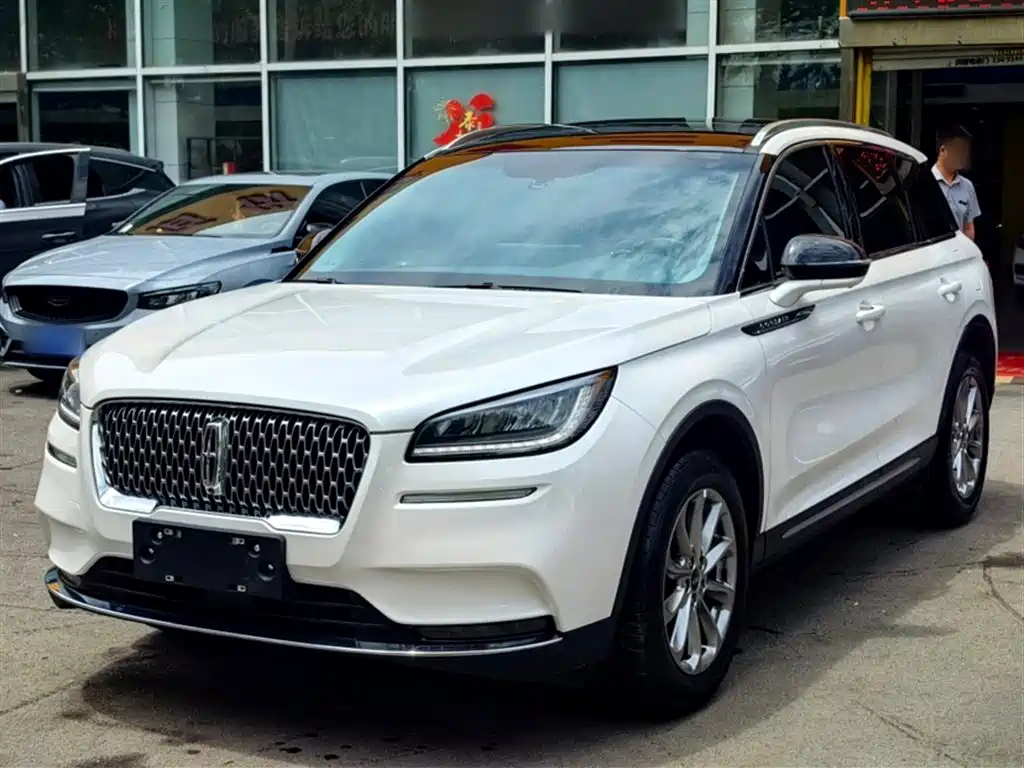 LINCOLN ADVENTURER 2020