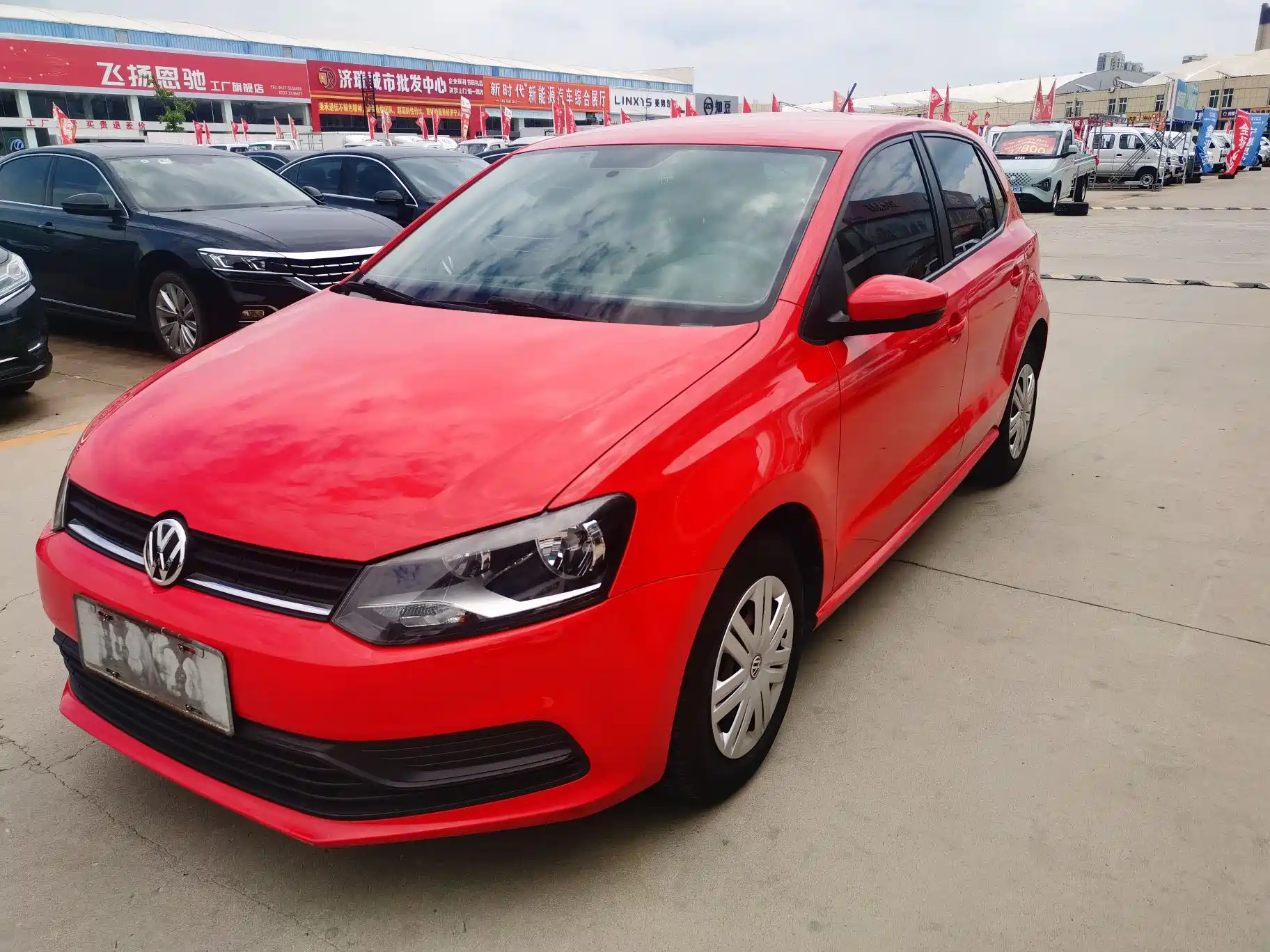 VOLKSWAGEN POLO 2014