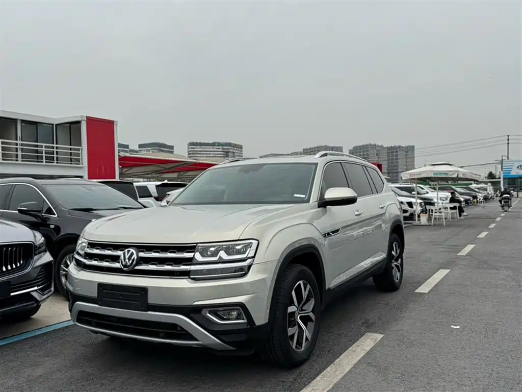 VOLKSWAGEN TOURAN 2019