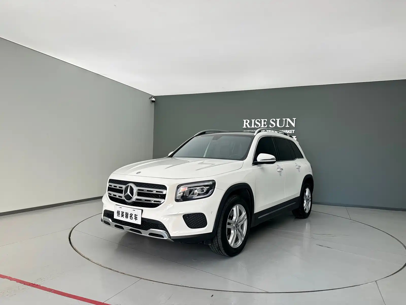 MERCEDES BENZ GLB 2023