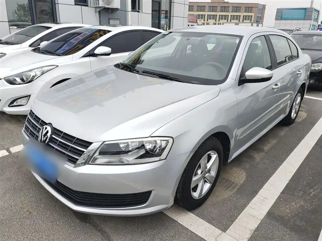 VOLKSWAGEN LAVIDA 2013