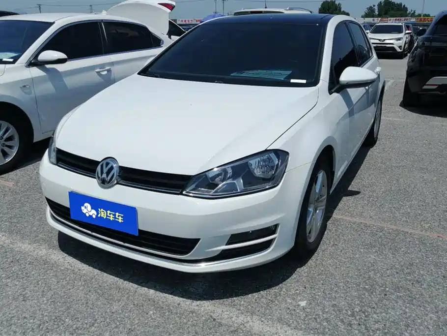 VOLKSWAGEN GOLF 2015